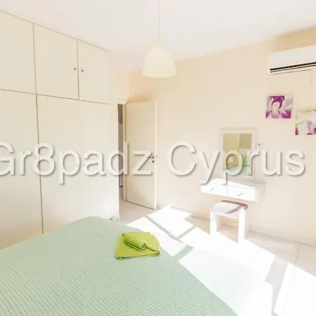 Gr8padz Sanna Apartment